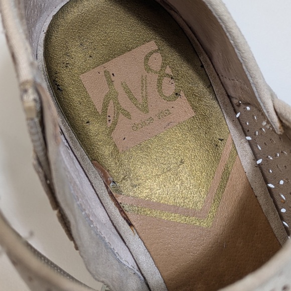 Dolce Vita Perforated Peep-Toe Shoes with side zipper. Little use. Size 8 - Picture 6 of 8